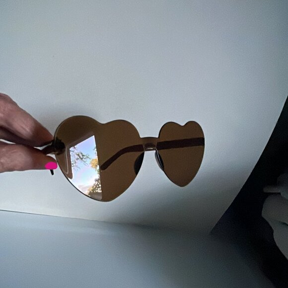 *♪ Heart shaped sunglasses Brown - 2 pair Bundle - Brand New! *♪ - Picture 7 of 15